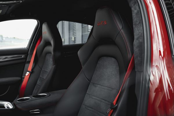La Porsche Panamera GTS embarque un moteur V8 biturbo de 460 ch