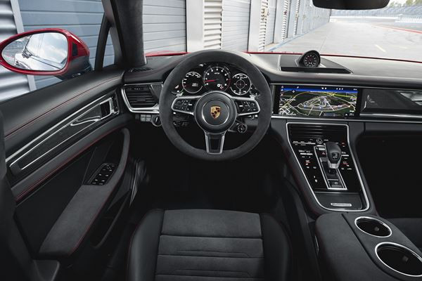 La Porsche Panamera GTS embarque un moteur V8 biturbo de 460 ch