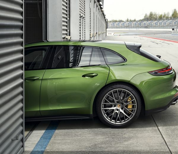 La Porsche Panamera Sport Turismo GTS reçoit un moteur V8 biturbo de 460 ch