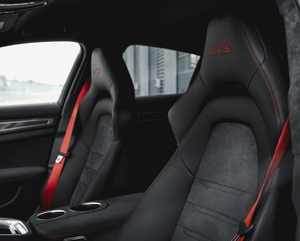 La Porsche Panamera Sport Turismo GTS reçoit un moteur V8 biturbo de 460 ch