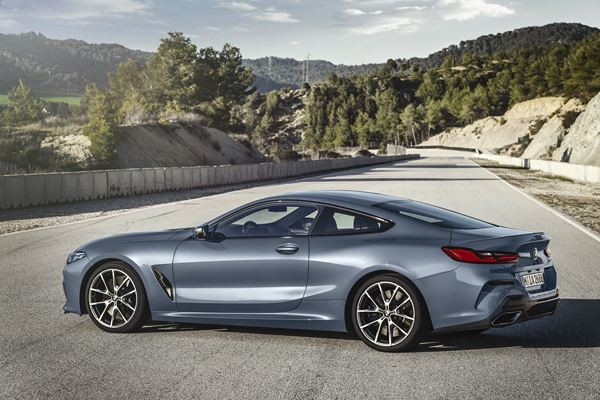 BMW Série 8 Coupé: un grand coupé surbaissé à la silhouette élancée