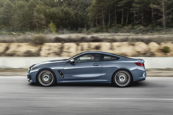 BMW Série 8 Coupé: un grand coupé surbaissé à la silhouette élancée