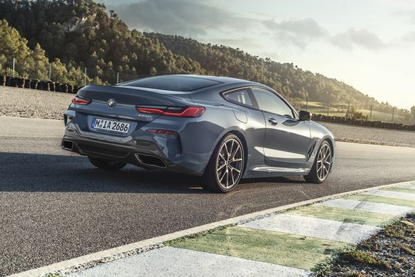 BMW Série 8 Coupé: un grand coupé surbaissé à la silhouette élancée