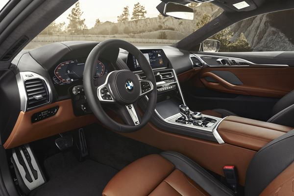 BMW Série 8 Coupé: un grand coupé surbaissé à la silhouette élancée