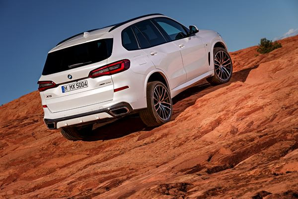 BMW X5: un grand SUV luxueux à l'allure imposante