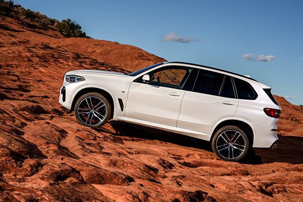 BMW X5: un grand SUV luxueux à l'allure imposante