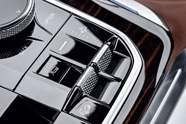 BMW X5: un grand SUV luxueux à l'allure imposante