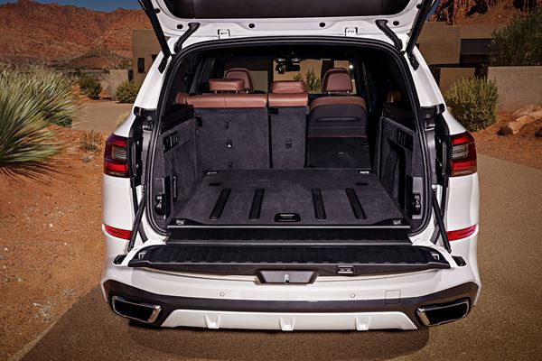 BMW X5: un grand SUV luxueux à l'allure imposante