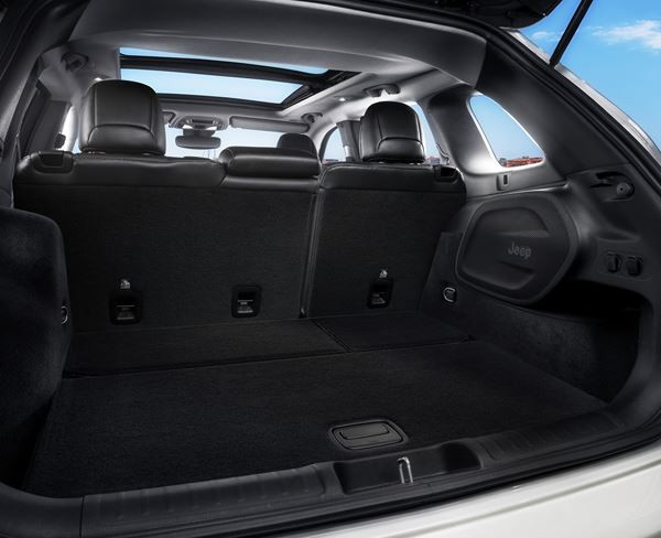 Jeep Cherokee restylée: un SUV de taille moyenne fidèle au style Jeep