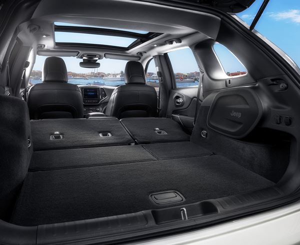 Jeep Cherokee restylée: un SUV de taille moyenne fidèle au style Jeep