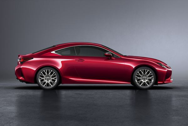 Lexus RC: un coupé sportif de luxe de taille intermédiaire