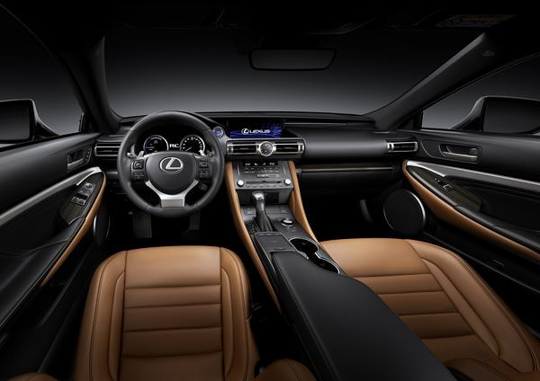 Lexus RC: un coupé sportif de luxe de taille intermédiaire