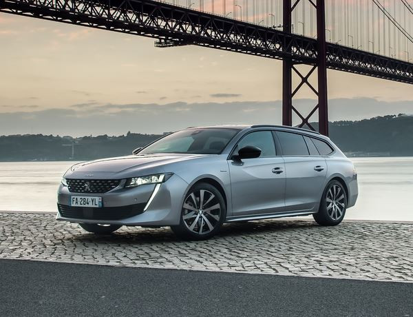 Peugeot 508 SW : un break de taille intermédiaire à la silhouette basse
