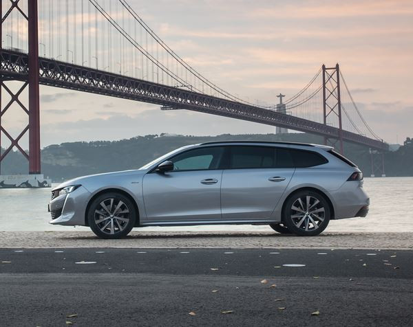 Peugeot 508 SW : un break de taille intermédiaire à la silhouette basse