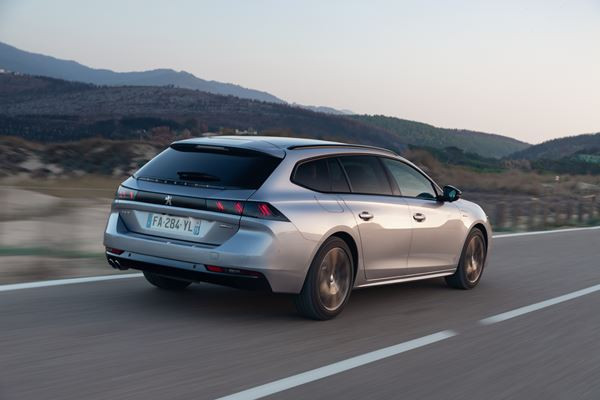 Peugeot 508 SW : un break de taille intermédiaire à la silhouette basse