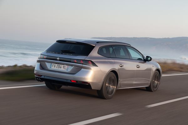 Peugeot 508 SW : un break de taille intermédiaire à la silhouette basse