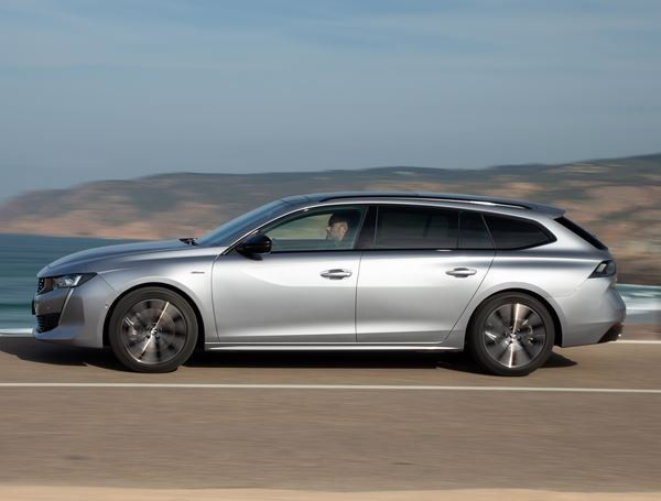 Peugeot 508 SW : un break de taille intermédiaire à la silhouette basse