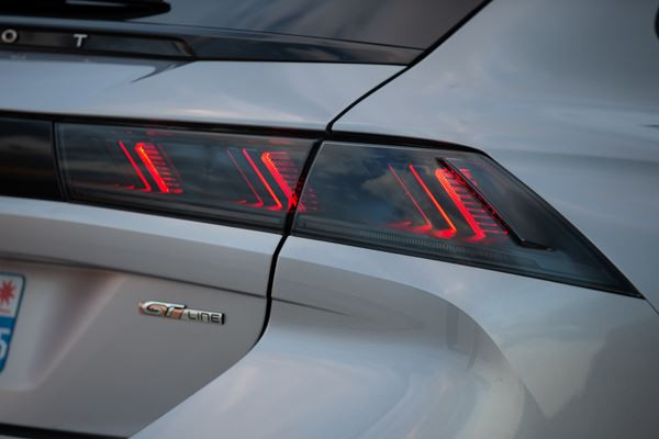 Peugeot 508 SW : un break de taille intermédiaire à la silhouette basse