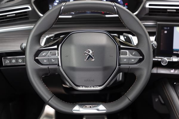 Peugeot 508 SW : un break de taille intermédiaire à la silhouette basse