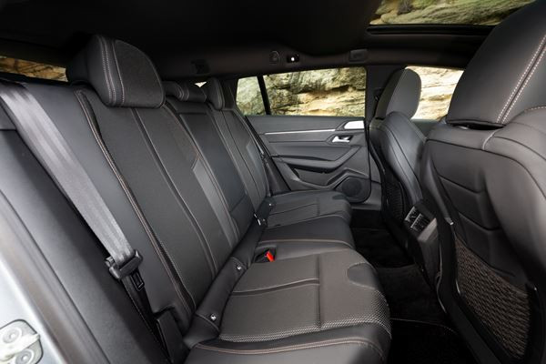 Peugeot 508 SW : un break de taille intermédiaire à la silhouette basse