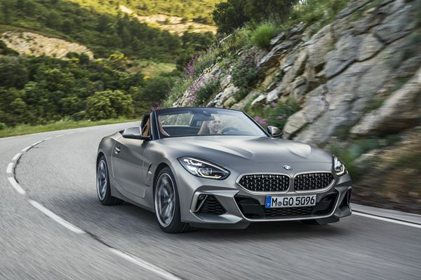 Le roadster BMW Z4 réinterprète les codes du roadster traditionnel