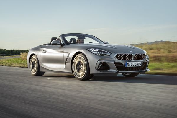 Le roadster BMW Z4 réinterprète les codes du roadster traditionnel