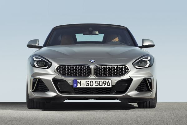 Le roadster BMW Z4 réinterprète les codes du roadster traditionnel