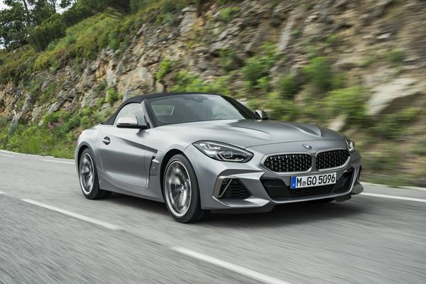 Le roadster BMW Z4 réinterprète les codes du roadster traditionnel