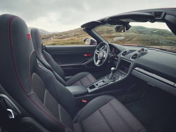 La Porsche 718 Boxster T offre une expérience de conduite intense