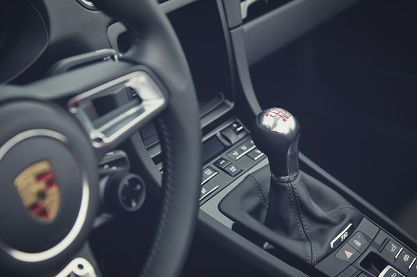 La Porsche 718 Boxster T offre une expérience de conduite intense