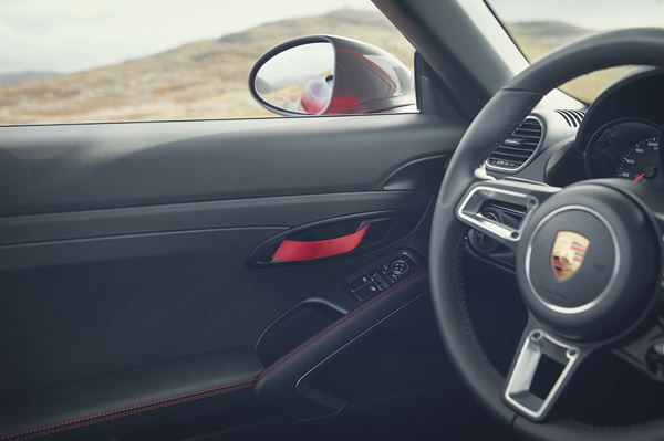 La Porsche 718 Boxster T offre une expérience de conduite intense