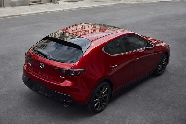 La Mazda 3 cinq portes se projette vers le premium