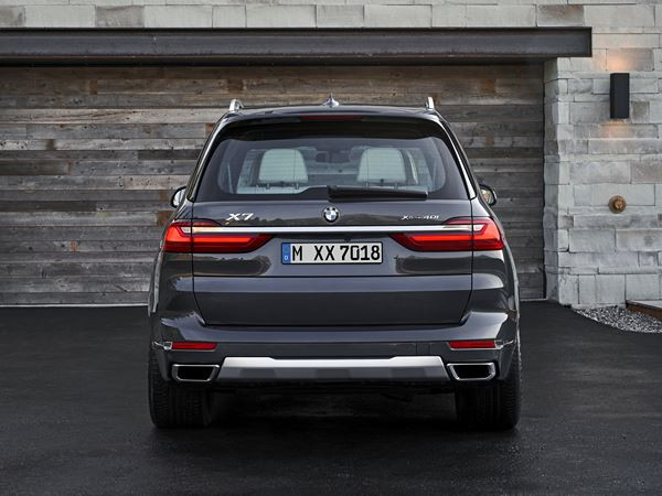 BMW X7: une voiture de luxe revendiquant la polyvalence d’un SAV