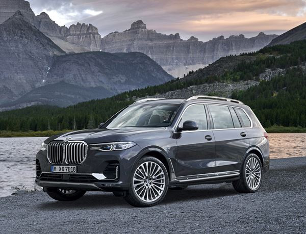 BMW X7: une voiture de luxe revendiquant la polyvalence d’un SAV