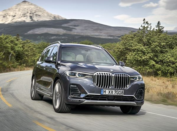 BMW X7: une voiture de luxe revendiquant la polyvalence d’un SAV