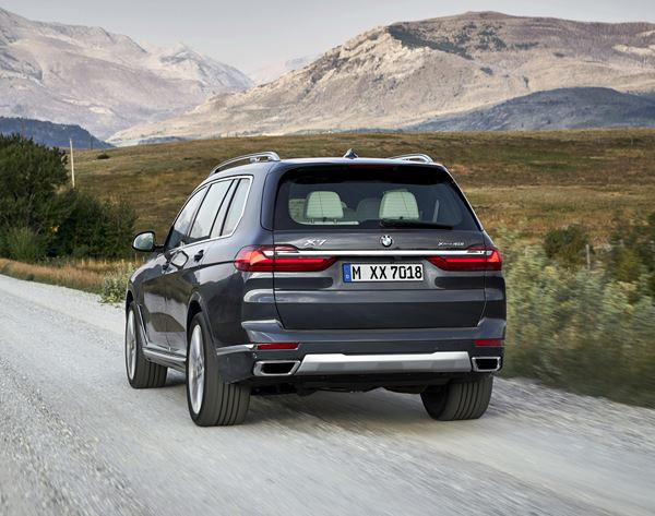 BMW X7: une voiture de luxe revendiquant la polyvalence d’un SAV