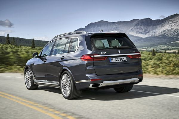 BMW X7: une voiture de luxe revendiquant la polyvalence d’un SAV