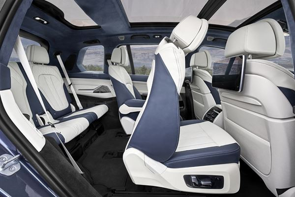 BMW X7: une voiture de luxe revendiquant la polyvalence d’un SAV