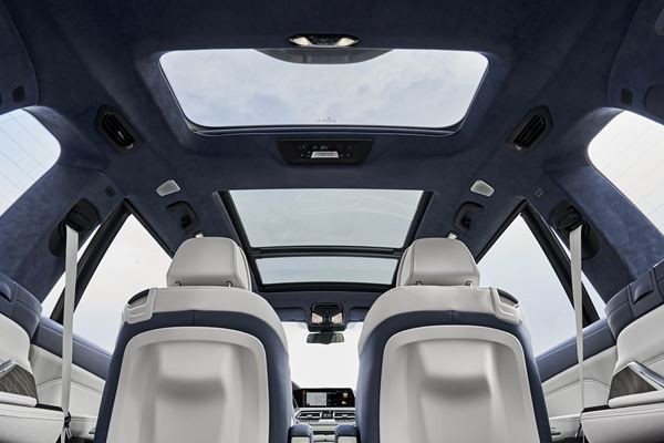 BMW X7: une voiture de luxe revendiquant la polyvalence d’un SAV