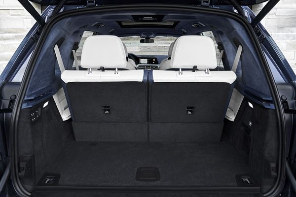 BMW X7: une voiture de luxe revendiquant la polyvalence d’un SAV