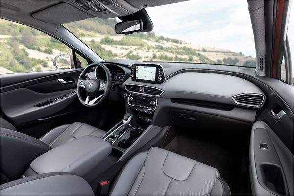 Hyundai Santa Fe: un grand SUV doté de technologies de sécurité avancées