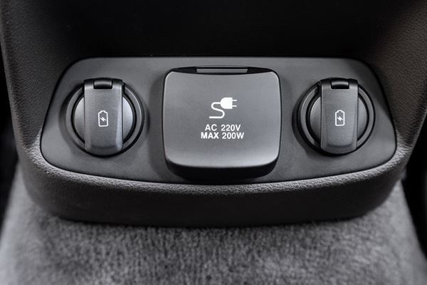 Hyundai Santa Fe: un grand SUV doté de technologies de sécurité avancées