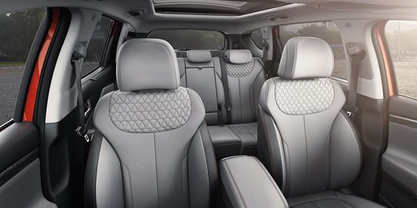 Hyundai Santa Fe: un grand SUV doté de technologies de sécurité avancées