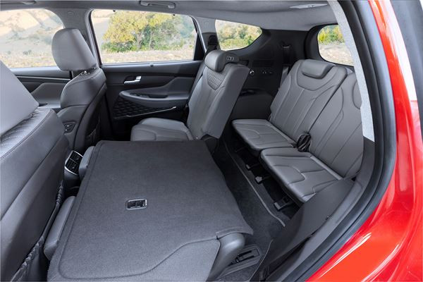 Hyundai Santa Fe: un grand SUV doté de technologies de sécurité avancées
