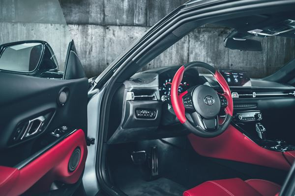 La Toyota GR Supra embarque les équipements essentiels à la conduite