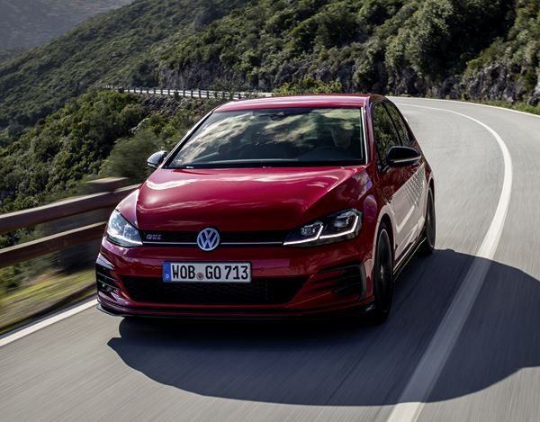 La Volkswagen Golf GTI TCR adaptée à la route dérive du sport automobile