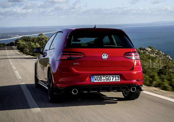 La Volkswagen Golf GTI TCR adaptée à la route dérive du sport automobile