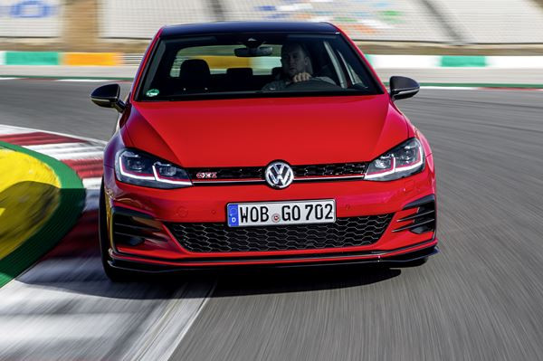La Volkswagen Golf GTI TCR adaptée à la route dérive du sport automobile