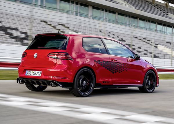La Volkswagen Golf GTI TCR adaptée à la route dérive du sport automobile