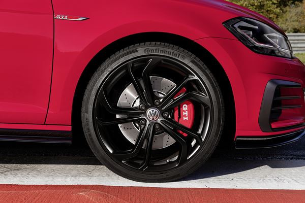 La Volkswagen Golf GTI TCR adaptée à la route dérive du sport automobile